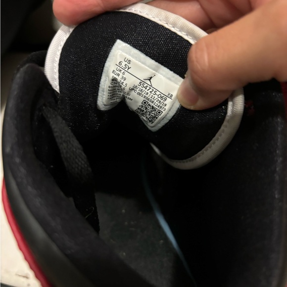 Jordan 1 mid sneakers - Picture 2 of 4